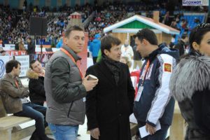 Александр Легков, Максим Чудов и Николай Круглов пришли поддержать своих коллег "по лыжам" на Гонке Чемпионов