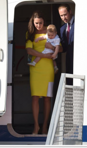 Для Австралии Кэтрин выбрала ярко-желтое платье от Roksanda Ilincic и лодочки бежевого цвета