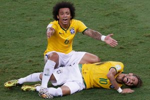 Неймар получил перелом позвоночника во время игры со сборной Колумбии