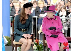 королева Елизавета воспитывает Кейт, герцогиню Кембриджскую