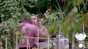 Пара за романтическим ужином