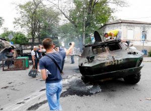 Разгромленный силовиками Мариуполь