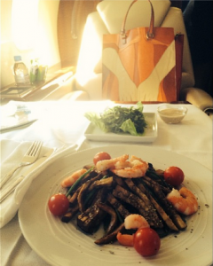 Собчак в самолете заказала морепродукты