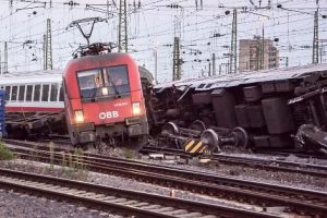 Эксклюзивные фото крушения поезда в Германии