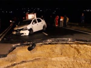 ДТП в Крыму из-за обвала дороги