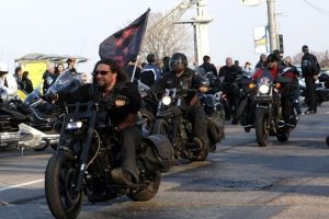 «Ночные волки» публично пообещали помочь московским стритрейсерам в поимке «Банды ГТА»