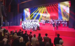 Звучит гимн Молдавии