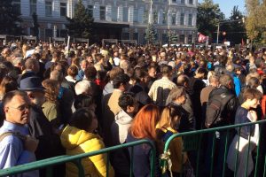 Сторонники и противники ополченцев в столице не сошлись во мнениях