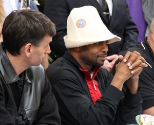 Рой на пресс-конференции