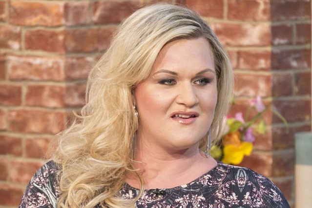 Британка просит деньги у государства чтобы снова стать мужчиной