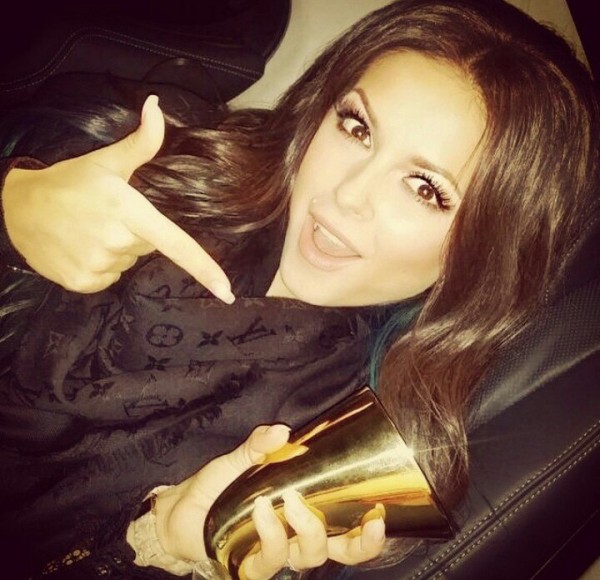 на фото: Нюша