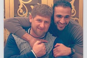 Голландский кикбоксер Бадр Хари с Рамзаном Кадыровым