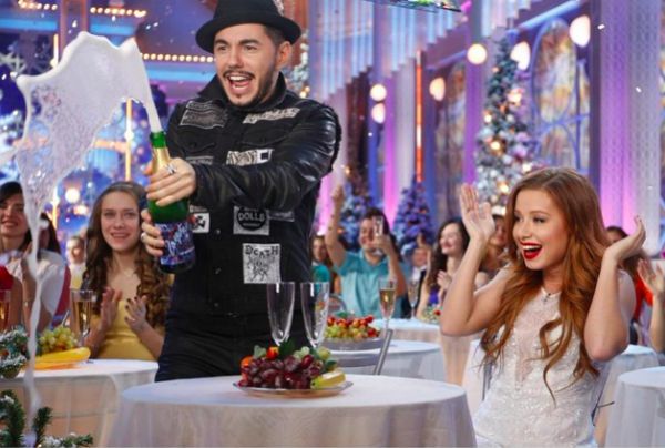 на фото: Тимур Радригез и Юлия Савичева