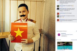 В одной из школ Санкт-Петербурга ученик сыграл в рождественской пьесе, нарядившись Сталиным