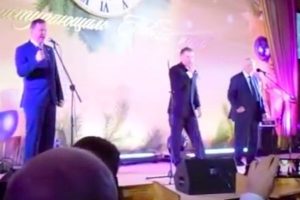 Олег Газманов и Сергей Миронов спели в Госдуме «Вперед, Россия!»