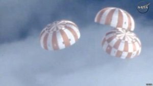 Американский космический корабль многоразового использования Orion совершил первый испытательный полет и приводнился в Тихом океане