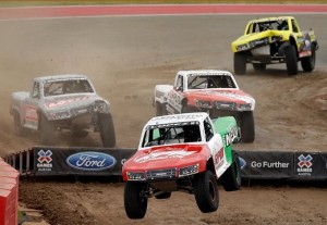 Гонки пикапов очень зрелищны