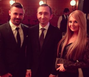 Дарья и Сергей Пынзарь в компании актера Дмитрия Грачева