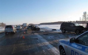 pod_omskom_lend_kruzer_protaranil_zhiguli