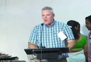 25F6AC1600000578-0-image-a-2_1424639973510