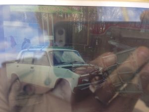 Фото "семерки", случайно оказавшейся на пути у неуправляемой "Нив".