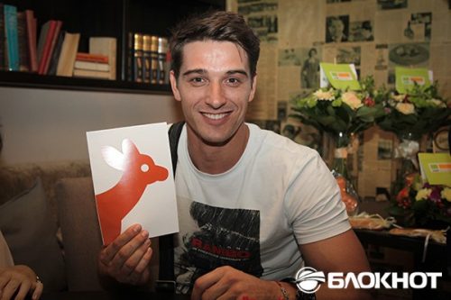 Актер Станислав Бондаренко