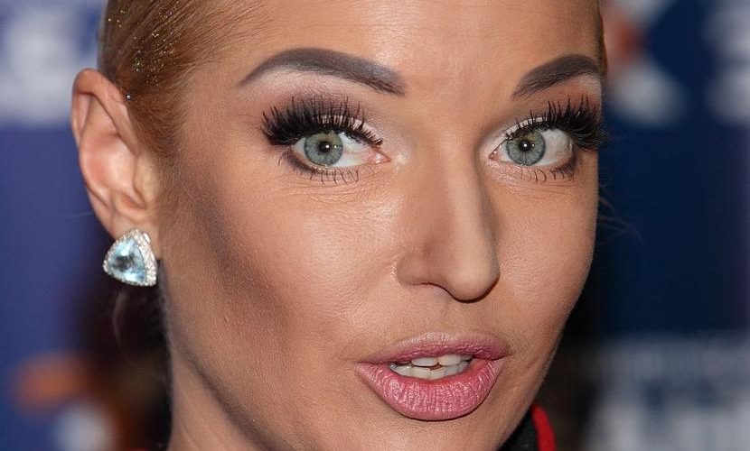 Волочкова в откровенном шпагате сделала ногой невероятную катастрофу