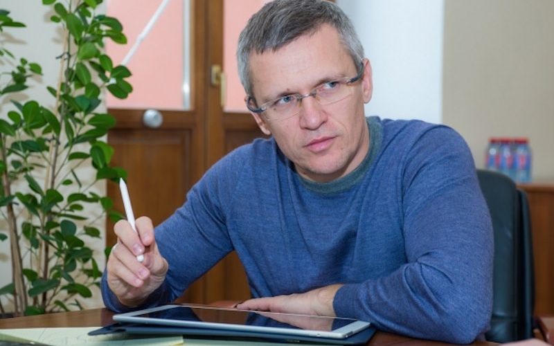 Экономический аналитик Артем Ермолаев