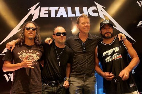 Metallica отменила концерты из-за алкоголизма вокалиста