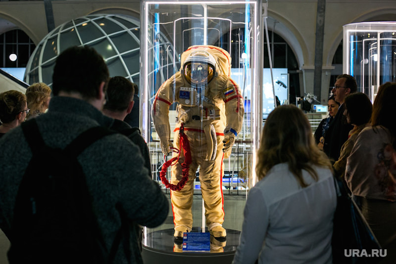Майора Минобороны поймали на взятке за скафандр для космонавтов