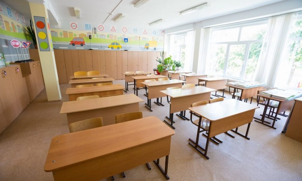 Власти задумали перевести всех российских школьников на удаленное обучение