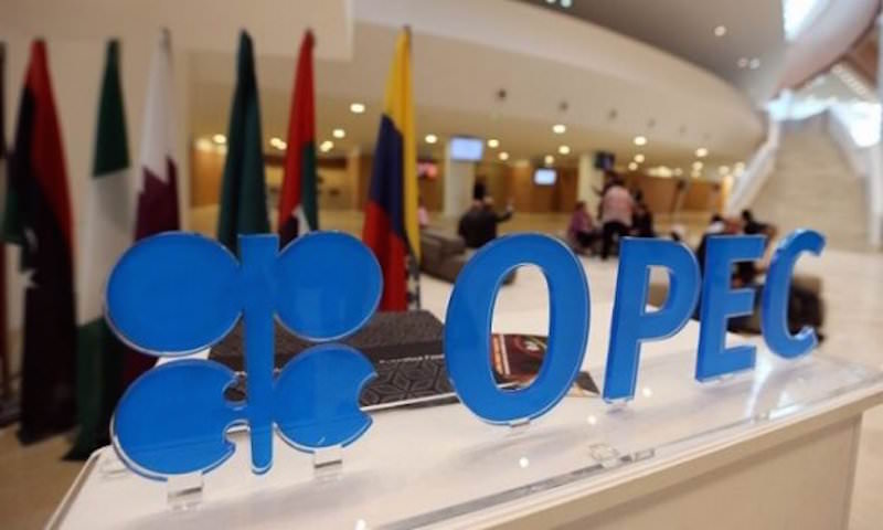 Страны ОПЕК+ сорвали переговоры по ограничению добычи нефти из-за одного «отказника»