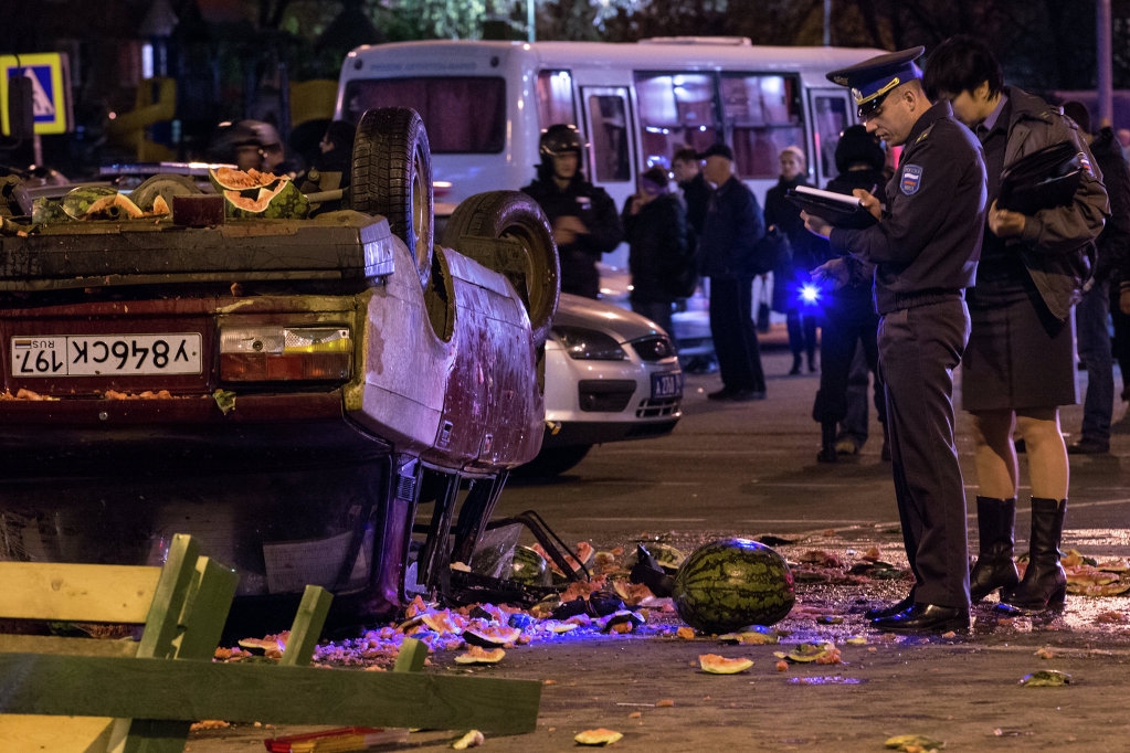 Что происходит в бирюлево. Погромы в Бирюлево 13 октября 2013. Погром в Бирюлево октябрь 2013. Беспорядки в Бирюлево 2013. Бунт Бирюлево Западное.