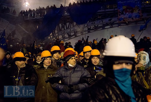 Украина: «Евромайдан» грозится стоять еще шесть дней пока идет торг 