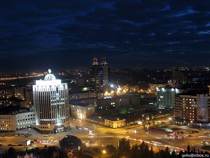 В Новосибирске политики считают, что город нуждается в рекламе 