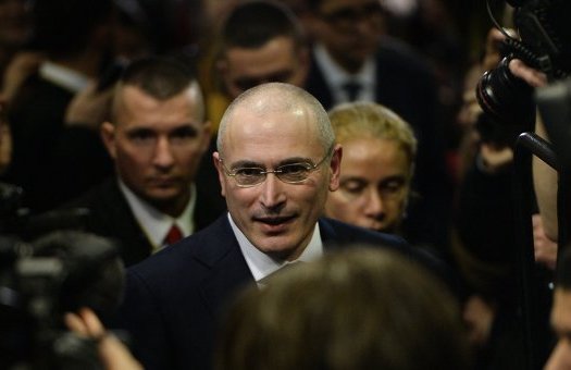 Помилование Ходорковского одобрила почти половина россиян, 40 процентов не знают, как к этому относиться