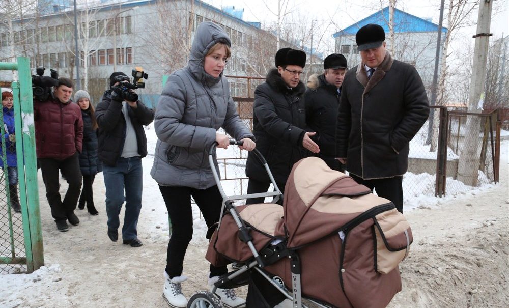 Красноярские дорожники убрали за мэром снег 