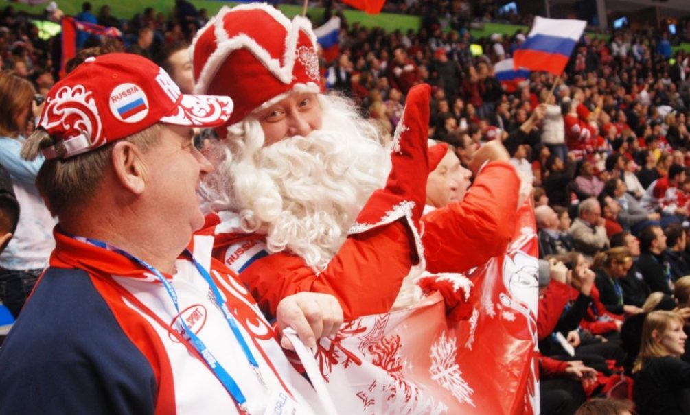 Дед Мороз купил билеты на Олимпийские игры в Сочи 