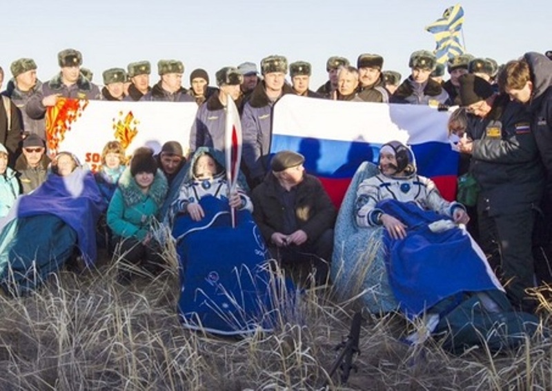 Космонавты поднимут флаг России на церемонии открытия Олимпиады 