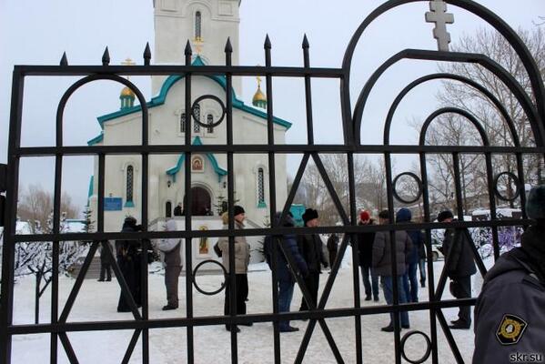 Мужчина расстрелял прихожан в главном соборе Сахалина 