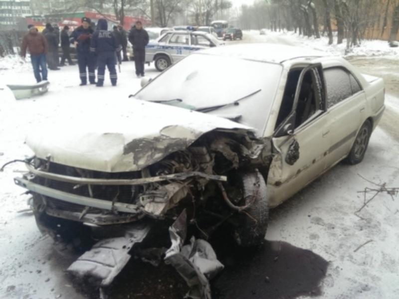 ДТП в Иркутске: столкнулись две иномарки и снегоуборочный грейдер 