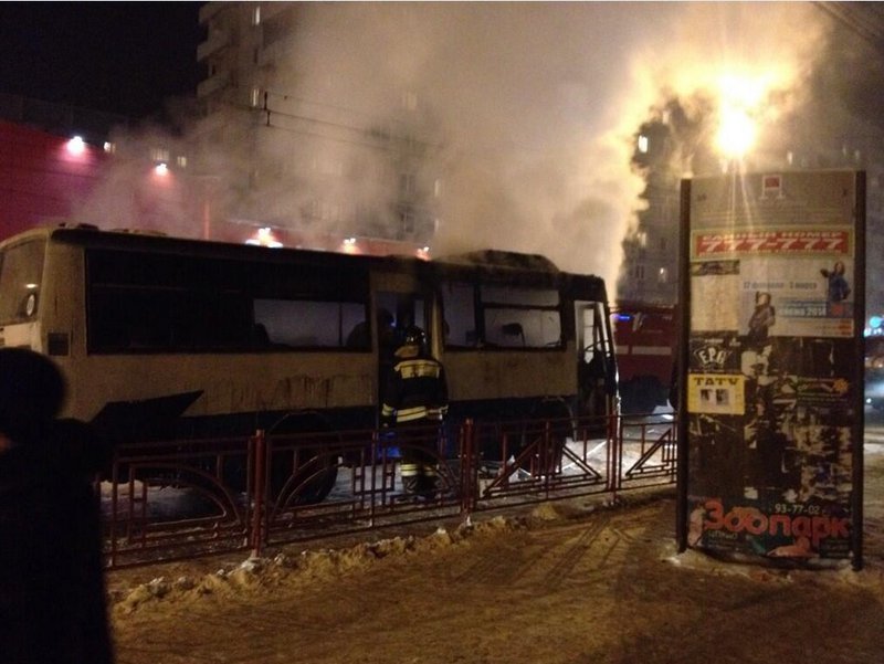 В центре Иркутска загорелся маршрутный автобус 