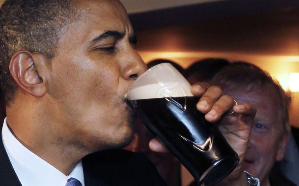 Барак Обама отправит два ящика пива Стивену Харперу 