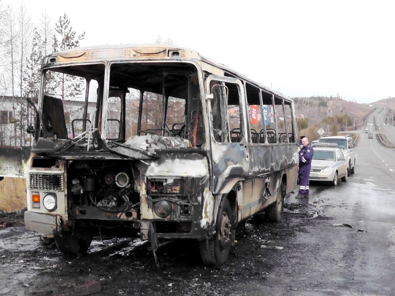 В Приангарье загорелся автобус со школьниками 