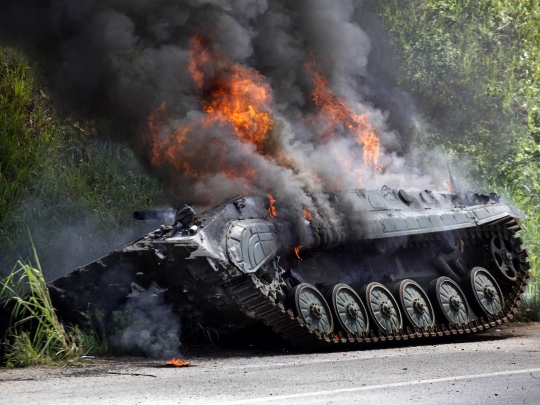 В Кривом Роге в войсковой части сгорел танк. Очевидцы говорят о масштабных потерях 