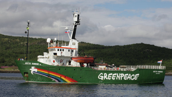 Greenpeace: верните наш ледокол немедленно, а не после следствия 