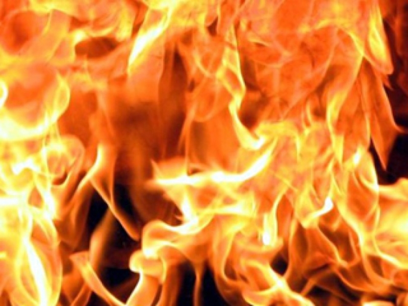 В Иркутске горел автосервис: пострадало 15 автомобилей 