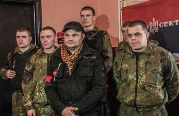 «Правый сектор» блокировал Раду и требует отставки Турчинова и Авакова 