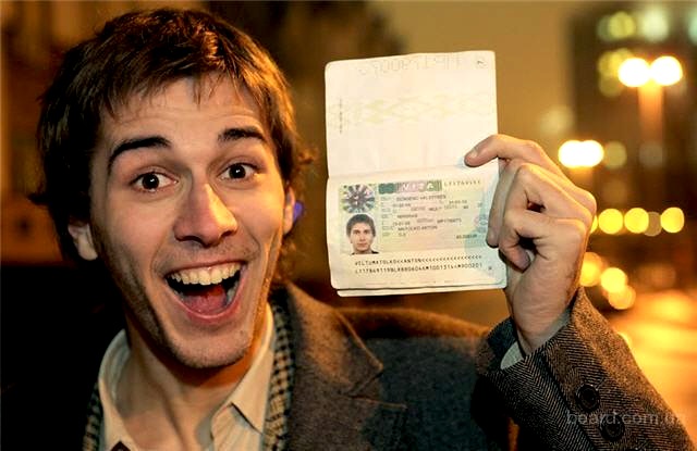 Для россиян упростят условия получения шенгенских виз 
