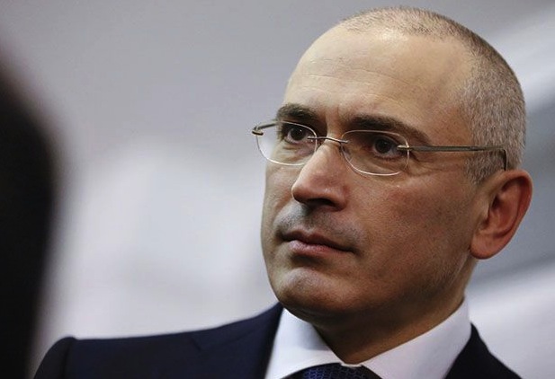 Отца Ходорковского допросят по делу об убийстве Петухова 